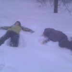 Snow angeling